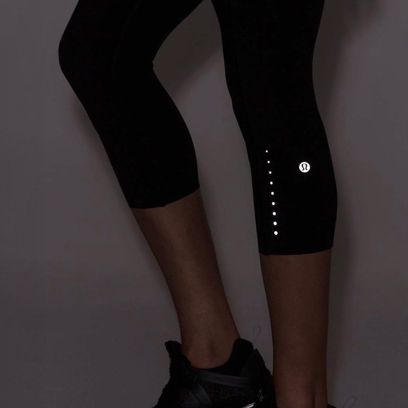 Lululemon Fast & Free 19” Crop (reflective), EUC - Picture 3 of 8